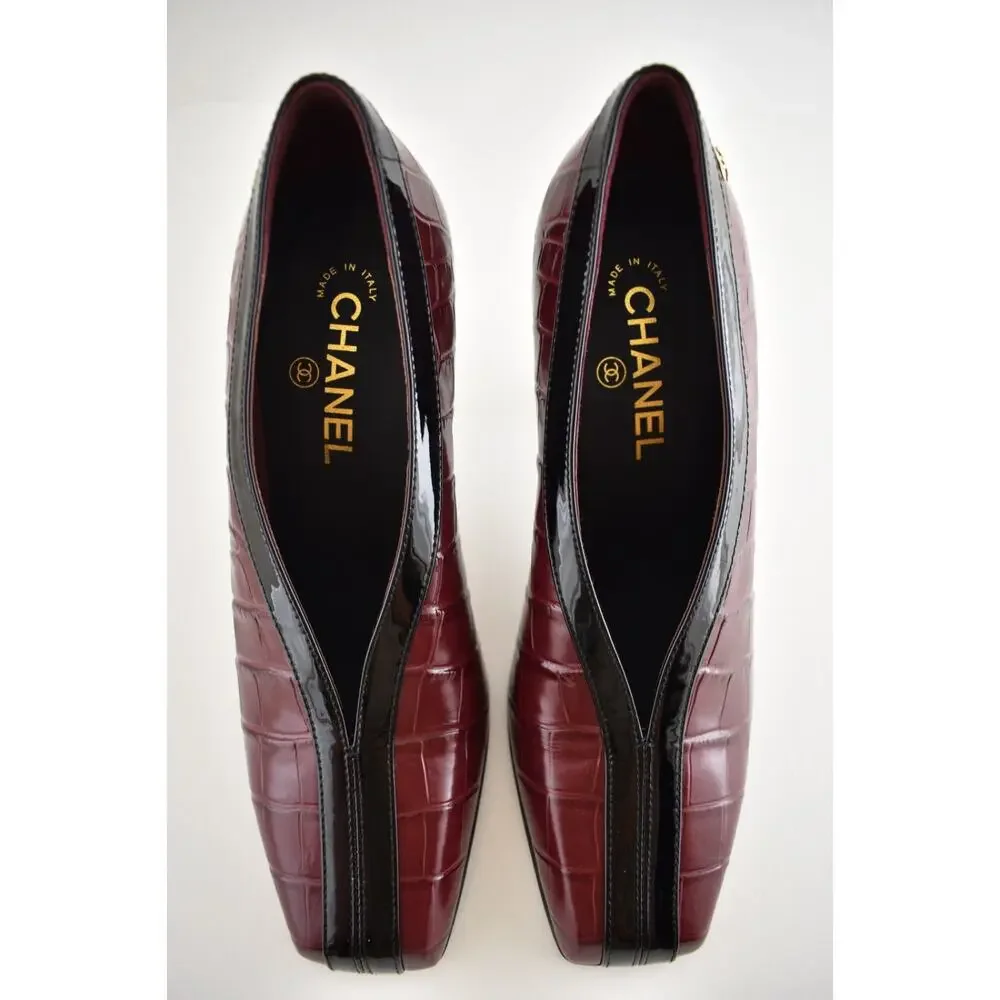 Chanel 26S Blazy Black Burgundy Red Crocodile Croc Embossed CC Heel Pump 39.5